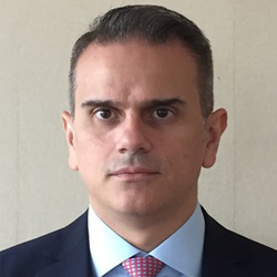 Λουκάς Λαζαράκης
